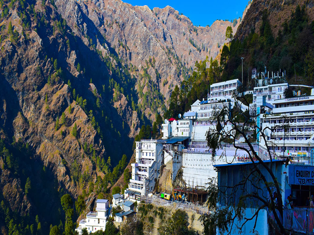 travel agency in pahlagham